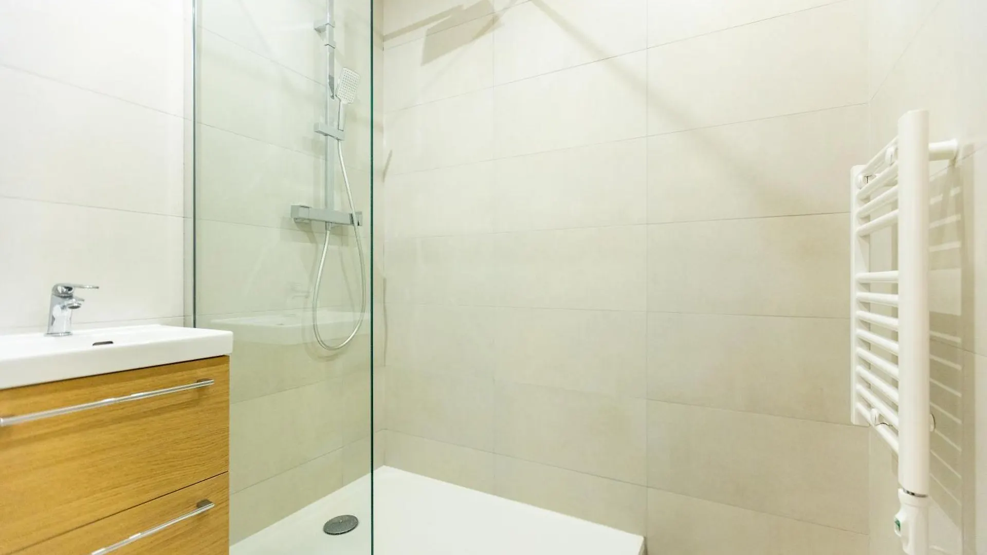 Coeur De Paris - Grand Appartement Climatise 3 Br Apartment