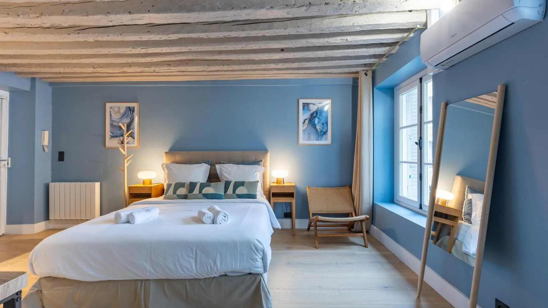 Apartment Coeur De Paris - Grand Appartement Climatise 3 Br