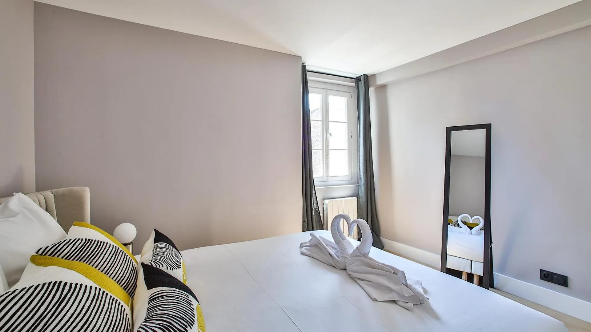 Coeur De Paris - Grand Appartement Climatise 3 Br