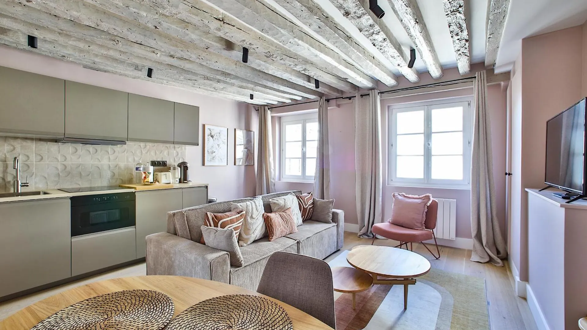 Apartment Coeur De Paris - Grand Appartement Climatise 3 Br France