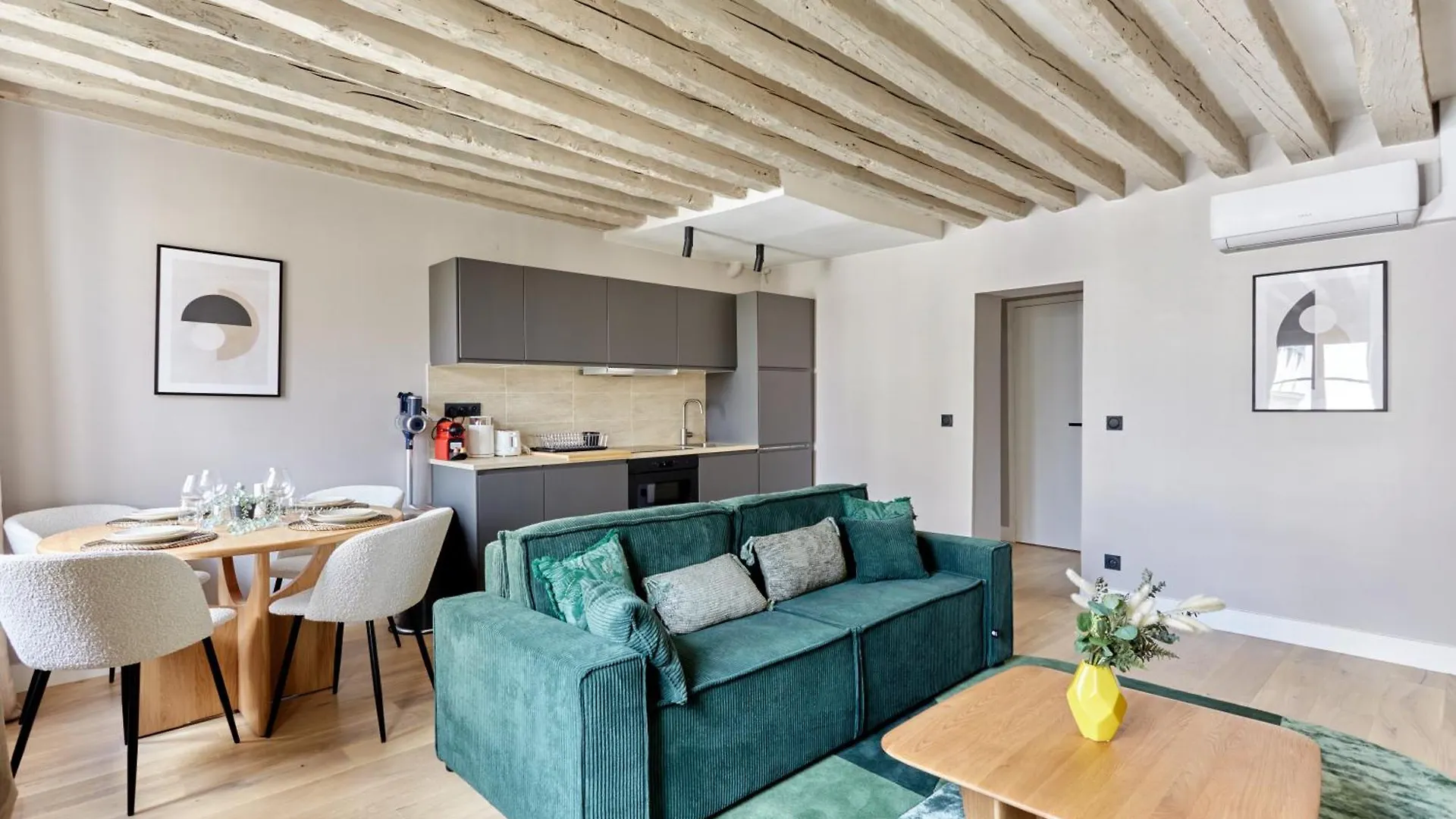 Coeur De Paris - Grand Appartement Climatise 3 Br