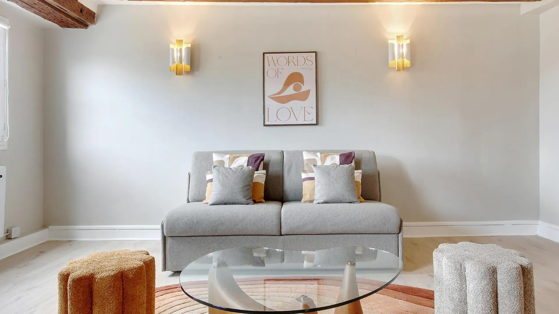 Coeur De Paris - Grand Appartement Climatise 3 Br 0*,  Франция