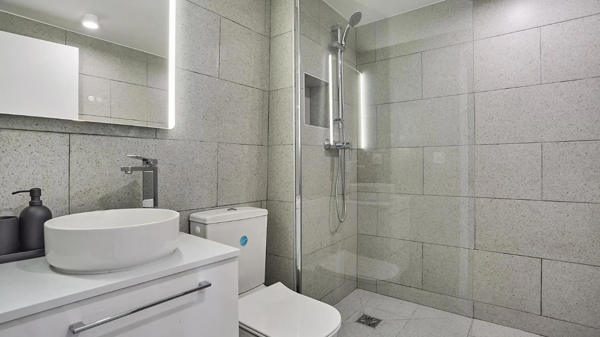 Coeur De Paris - Grand Appartement Climatise 3 Br شقة